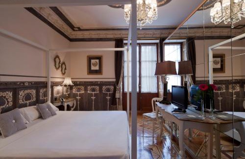 Arevalo Hotel | Discover Posada Real Los Cinco Linajes - 4-Star Comfort