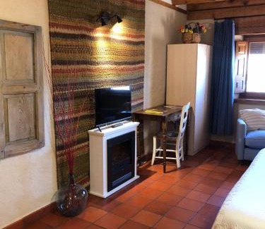 Navafria House | Welcoming Posada Real Mingaseda: 4-Star Pet-Friendly Retreat