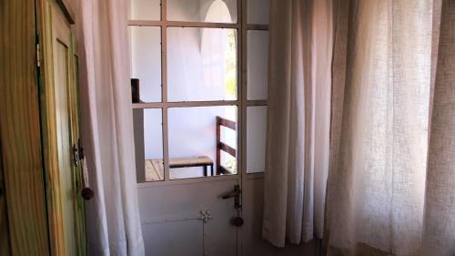 La Cumbre Hotel | Idyllic Posada San Andres: Oceanfront Retreat for All