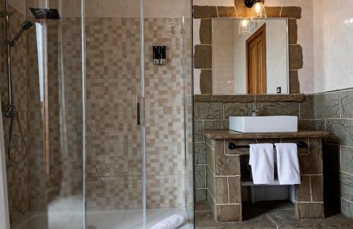 Santa Maria de Cayon Hotel | Discover Posada Semilla: Top-Rated Stay with Great Amenities