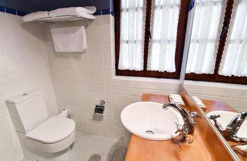 Hoznayo Hotel | Discover Posada Término: Family-Friendly Comfort Awaits