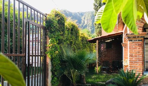 Tepoztlan Hotel | Cozy Posada Teopanco: Family-Friendly with Breakfast Included