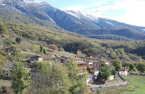 Cahecho Hotel | Family-Friendly Retreat at Posada Torcaz - Rated 8.2/10