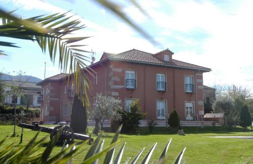 Aldeanueva del Camino House | Relax at Posada Tresmentiras: Oceanfront Bliss Awaits