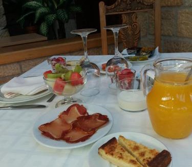 Cabarceno House | Family-Friendly Retreat at Posada Venero with High Ratings