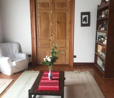 Reocin Hotel | Cozy Posada Vinueva with Oceanfront Views & Pet-Friendly Stays