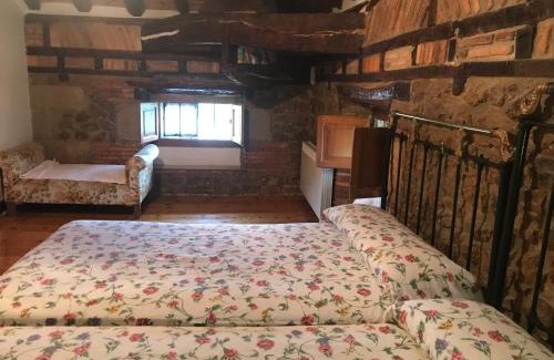 Reocin Hotel | Cozy Posada Vinueva with Oceanfront Views & Pet-Friendly Stays