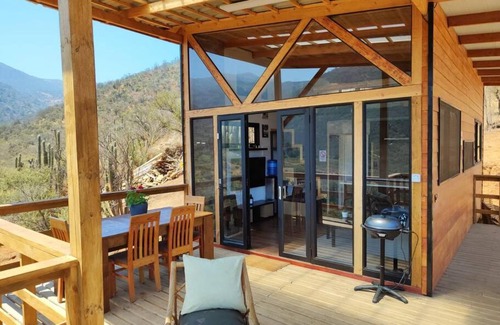 Marga Marga Province Apartment | Top-Rated Posada Vista Hermosa with Hot Tub & Kitchen