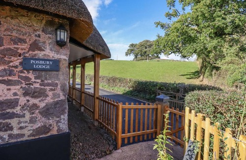 Crediton House | Posbury Lodge: 4-Star Pet-Friendly Retreat with Pool