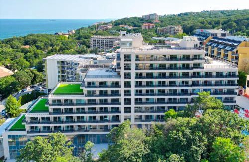 Golden Sands Hotel | Indulge in Poseidon Beach Resort's Private Beach Escape