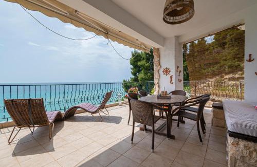 Siviri Apartment | Oceanfront Poseidon Seafront Apartment in Siviri Halkidiki
