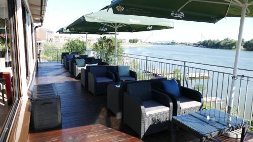Sremska Mitrovica Bed & Breakfast | Oceanfront Escape at B&B Posejdon - Rated 9/10 by Guests