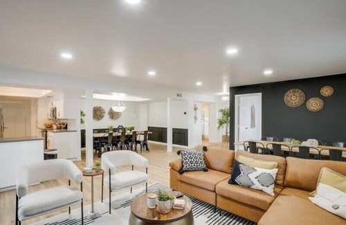 Northwest Dallas House | Elegant 6BR Pool Oasis with Game Room & Hot Tub Retreat