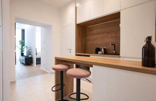 Neulerchenfeld Apartment | Guest Rated 10/10: Modern Studio with King-Size Comfort