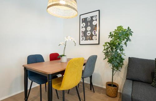 Neulerchenfeld Apartment | Guest Rated 10/10: Modern Studio with King-Size Comfort