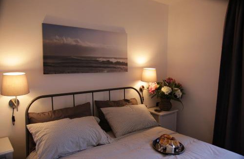 Sturla Apartment | Oceanfront Posidonia: Pet-Friendly Haven with Breakfast