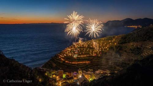 Manarola House | Delightful Posidonia Cinque Terre Guesthouse for Families