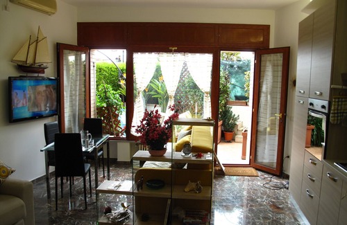 Naples Apartment | Cozy Posillipo Studio with Terrace & Pool Access