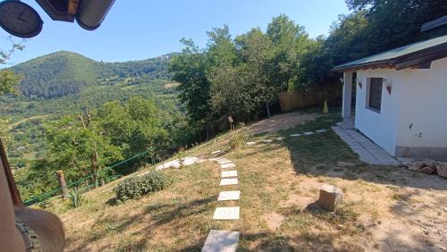 Visoko House | Vibrant Getaway with Hot Tub & Pet-Friendly Atmosphere
