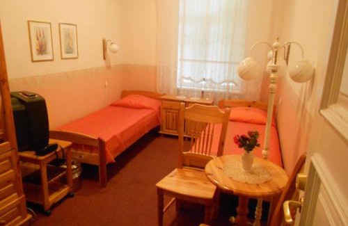 Kadriorg House | Relax at Poska Villa Guesthouse with Oceanfront Bliss