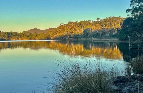 Hellyer House | Top-Rated Family Stay at Poss' Place: Child Friendly Comfort