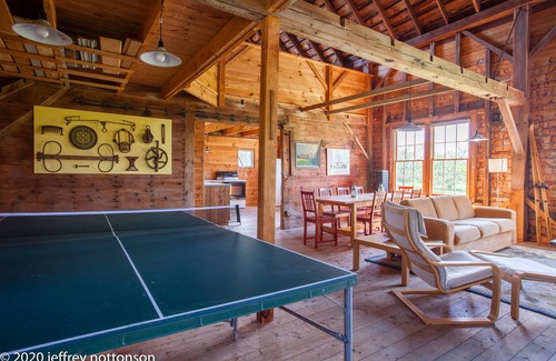Addison House | Cozy Post-and-Beam Barn with Lake Access & Pet-Friendly Amenities