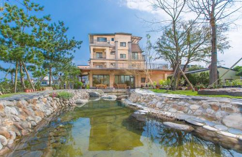 Dongshan House | Idyllic Post-Mountain View with Pool and Family Amenities