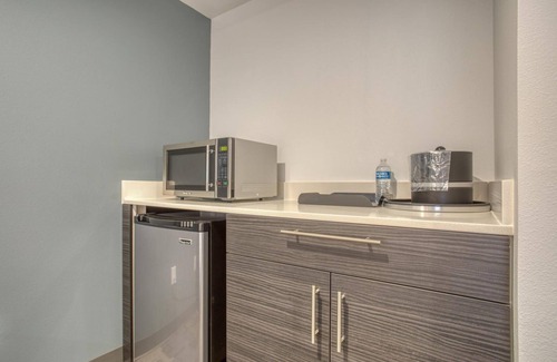 Carlsbad Hotel | Relax at Post Time Inn: Spa, Dining & Family-Friendly