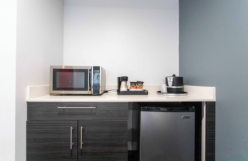 Carlsbad Hotel | Relax at Post Time Inn: Spa, Dining & Family-Friendly