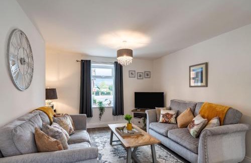 Great Ayton House | Top-Rated Postmans Lodge: Perfect for Families & Relaxation