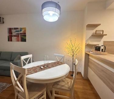 Skaljari Apartment | Posto Capitano apartment Sasa