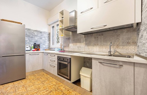 Posto Rosso Apartment | Cozy 1185 VPS Appartamento PT with Ocean View & Pool