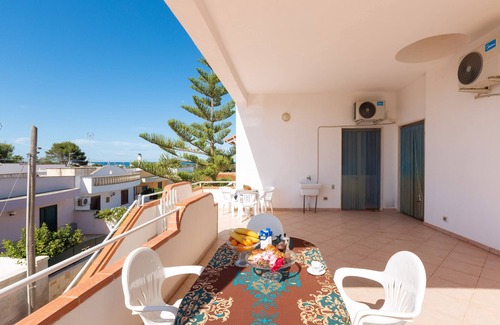 Posto Rosso Apartment | Oceanfront Retreat: 1186 VPS Trilo PP 1 by BarbarHouse
