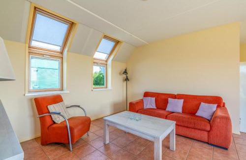 De Cocksdorp House | Welcoming Postweg 50: Family and Pet-Friendly Retreat