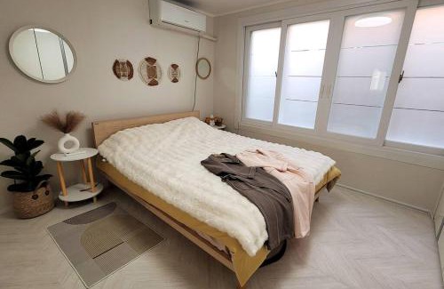 Bisan-dong Apartment | Pet-Friendly Potato Apartment Steps from Downtown