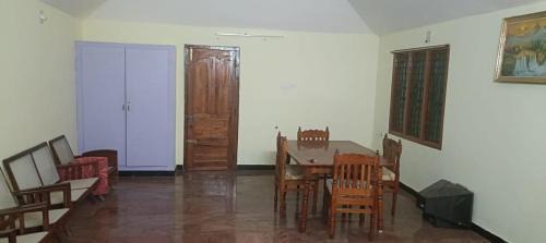 Courtallam House | Cozy Pothigai Cottage: Family-Friendly with Pool Access