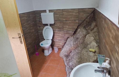Konjic Ski Chalet | Relax at Potok Kuca with Pool and Ocean Views