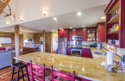 Harrison Cabin | Experience Potosi Creek Cabin: Pet-Friendly Retreat Near Pony