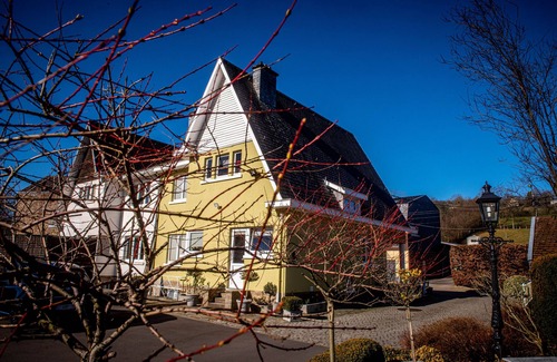 Spa House | Relax at Potter's Place with Spa and Hot Tub Amenities