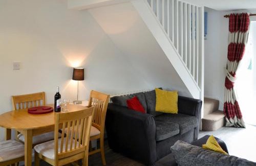 Wroxham House | Welcoming Pottergate Cottage: Family-Friendly Retreat