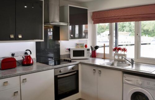 Wroxham House | Welcoming Pottergate Cottage: Family-Friendly Retreat