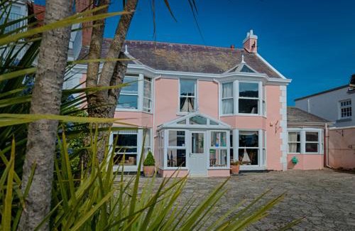 Shaldon House | Outstanding Potters Mooring Hotel: 4-Star Family Escape