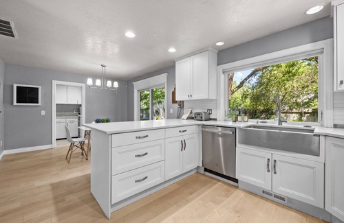 Southeast Boise House | Delightful Getaway Near Attractions with Spa & Breakfast