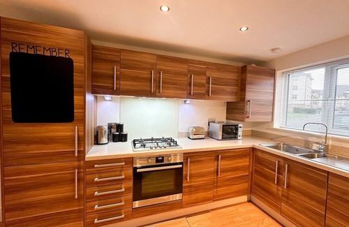 Thornaby On Tees House | Discover Comfort at No.2 by Blue Skies Stays