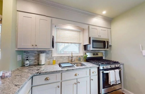 Poughkeepsie House | Cozy 3BR Retreat Near Vassar & Marist with Hot Tub