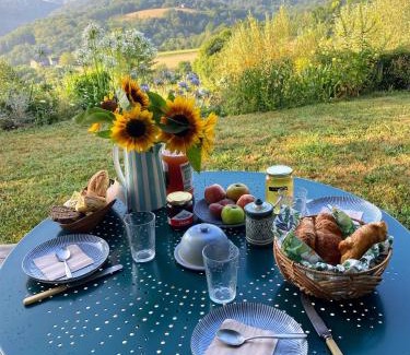 Gelos House | Family-Friendly Stay at Poulou Pyrénées with Great Reviews