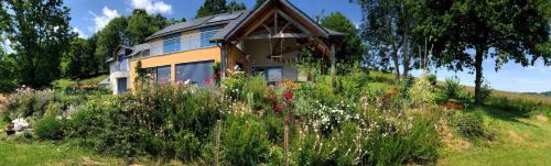 Gelos House | Family-Friendly Stay at Poulou Pyrénées with Great Reviews