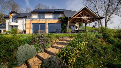 Gelos House | Family-Friendly Stay at Poulou Pyrénées with Great Reviews