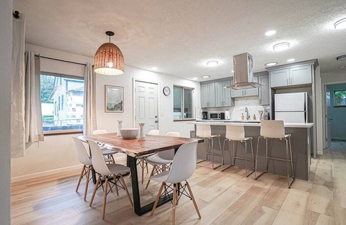 Poulsbo House | Poulsbo Scandinavian Retreat - 2 Blocks to Downtown