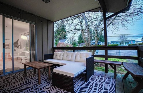 Poulsbo House | Poulsbo Scandinavian Retreat - 2 Blocks to Downtown